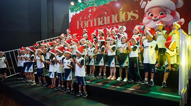 Prefeitura encerra ano letivo com formaturas